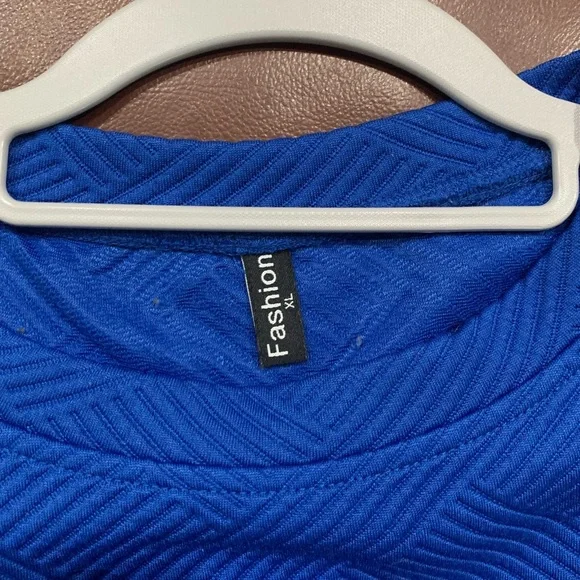 Vibrant Blue Textured Lounge Set. Wide leg pant. - Picture 4 of 7